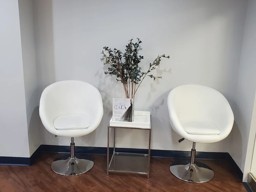 Comfortable waiting area at the Phlebotomy On Wheels blood draw center in Maryland